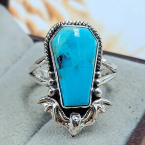 Mohave Turquoise 925 Sterling Silver Coffin Ring (REXT84-25)