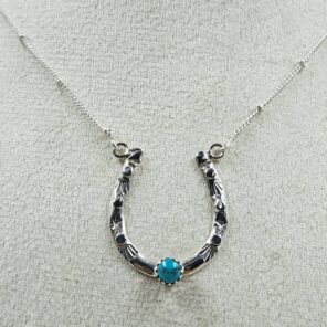 Kingman Turquoise Sterling Silver Necklace (REXT170-29)
