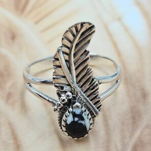 White Buffalo Turquoise 925 Sterling Silver Ring (REXT172-4)