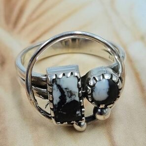 White Buffalo Turquoise 925 Sterling Silver Ring (REXT172-19)