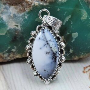 Dendratic agate 1.75" 925 Sterling Silver Pendant (REXT119-274)