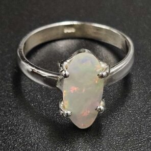 Ethiopian Opal Carved 925 Sterling Silver Ring (REXT80-78)