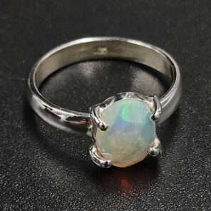 Ethiopian Opal Carved 925 Sterling Silver Ring (REXT80-79)