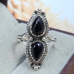 Black Onyx Size US 9 925 Sterling Silver Ring (REXT81-26)