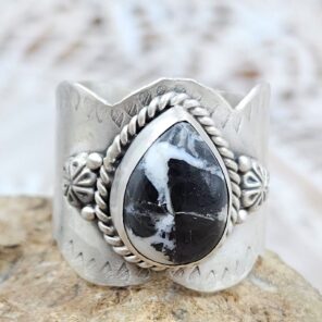 White Buffalo Turquoise Matt Finish Size US 10 925 Sterling Silver Ring (REXT88-250)