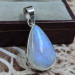Rainbow Moonstone 925 Sterling Silver Pendant (REXT111-120)