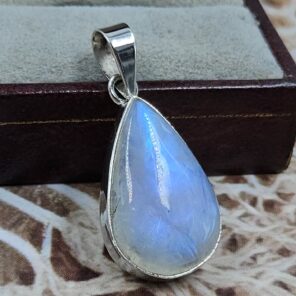 Rainbow Moonstone 925 Sterling Silver Pendant (REXT111-120)