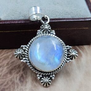 Rainbow Moonstone 925 Sterling Silver Pendant (REXT111-124)