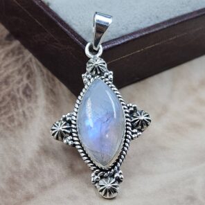 Rainbow Moonstone 925 Sterling Silver Pendant (REXT111-127)