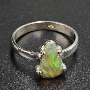Ethiopian Opal Carved 925 Sterling Silver Ring (REXT22-292)