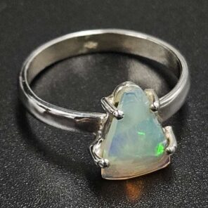 Ethiopian Opal Carved 925 Sterling Silver Ring (REXT80-89)