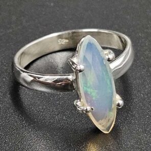 Ethiopian Opal Carved 925 Sterling Silver Ring (REXT80-85)