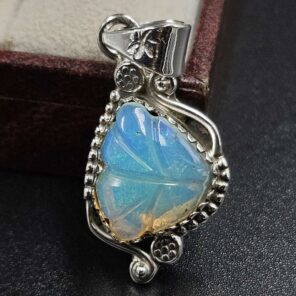 Ethiopian Opal Carved 925 Sterling Silver Pendant (REXT80-75)