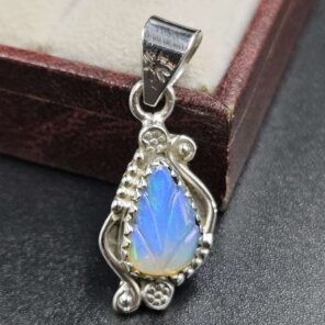 Ethiopian Opal Carved 925 Sterling Silver Pendant (REXT80-68)