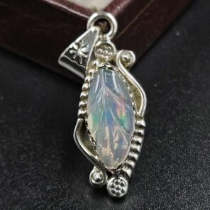Ethiopian Opal Carved 925 Sterling Silver Pendant (REXT80-65)